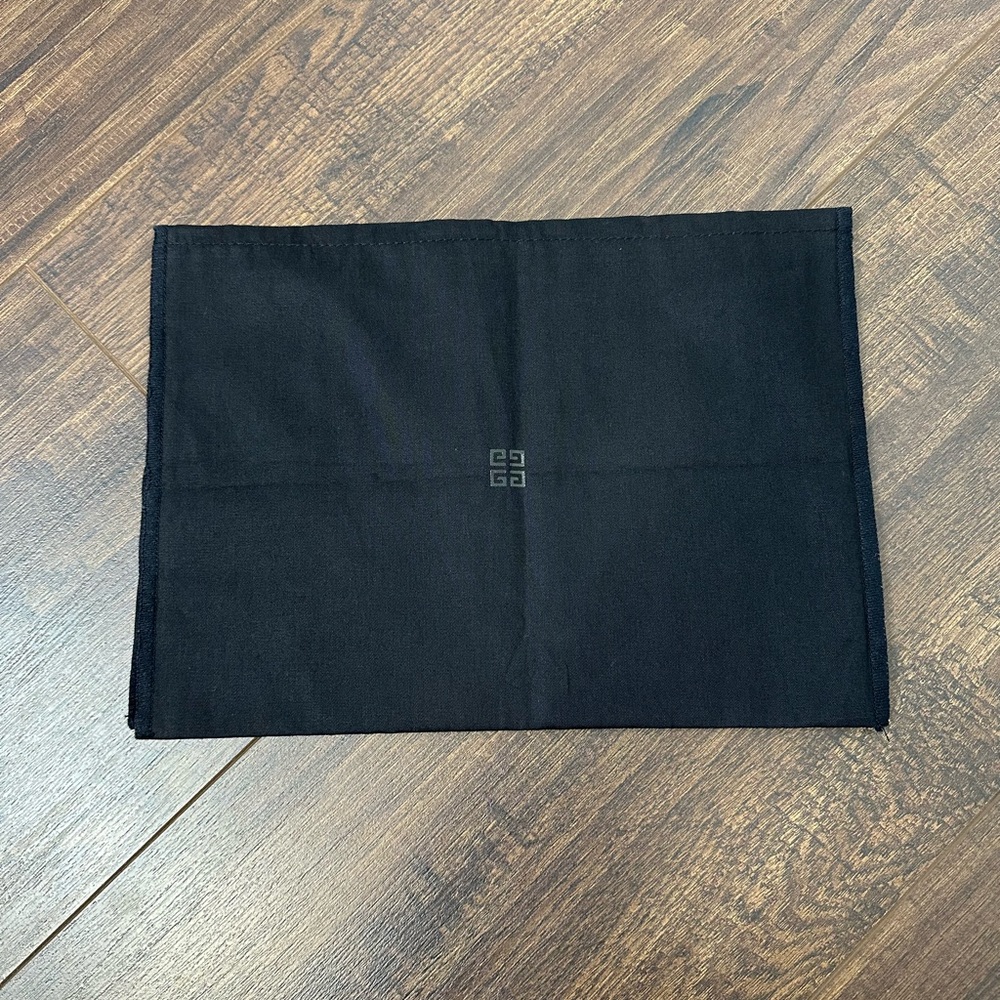 Givenchy Large Foldover Dustbag - Picture 5 of 5